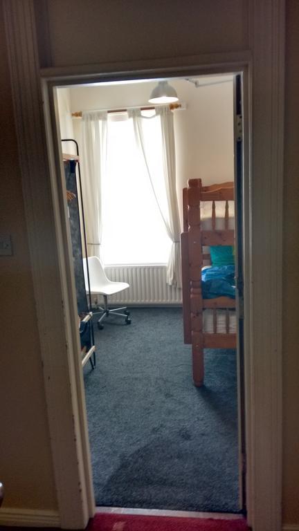 Fairman House Backpackers Bed & Breakfast Londonderry Oda fotoğraf